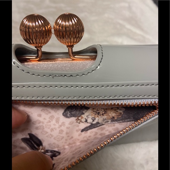 NWT! Yes Baker London Grey (mint green) Wallet - Picture 8 of 14